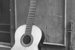 La Inédita: La guitarra que Segovia nunca tocó… ahora saldrá a subasta por una noble causa
